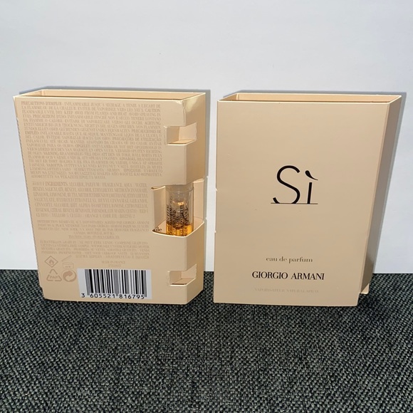 Giorgio Armani Other - X2 Giorgio Armani Si Eau De Parfum Samples